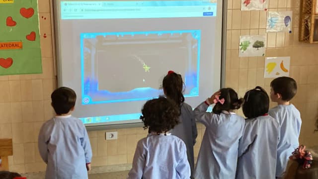 Cómo la IA potencia las habilidades sociales y emocionales en niños