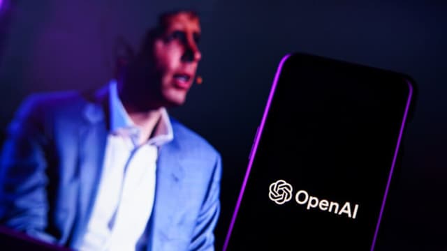 OpenAI Desarrolla Modelo IA Revolucionario en Escritura Creativa